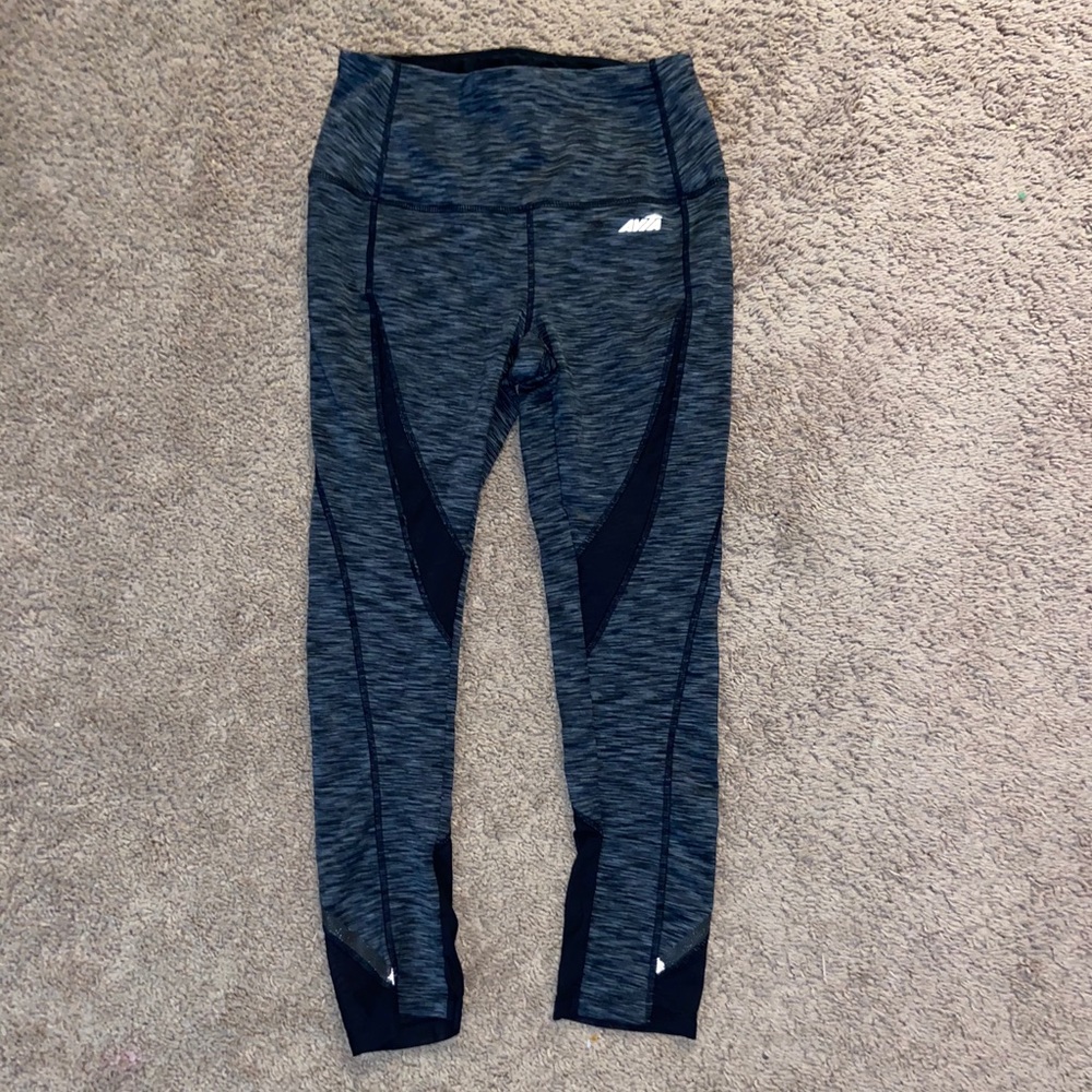 Avia Grey athletic leggings w/mesh design
